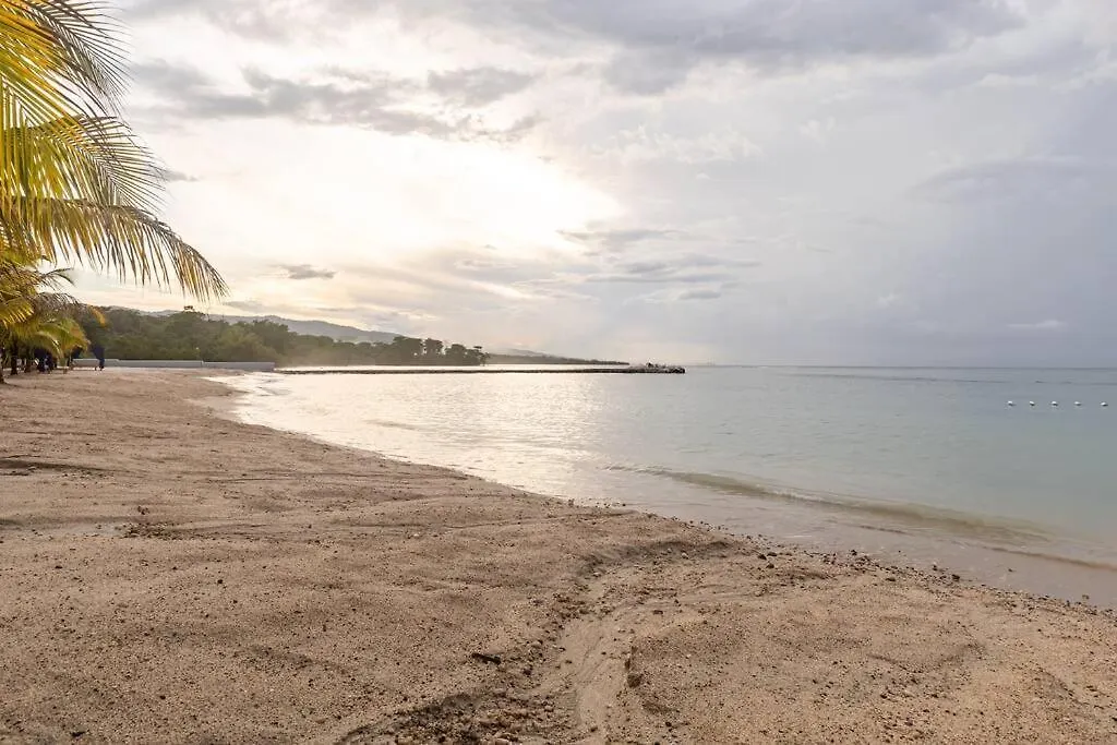 Serendipity On The Beach Ocho Rios Saint Annʼs Bay Villa